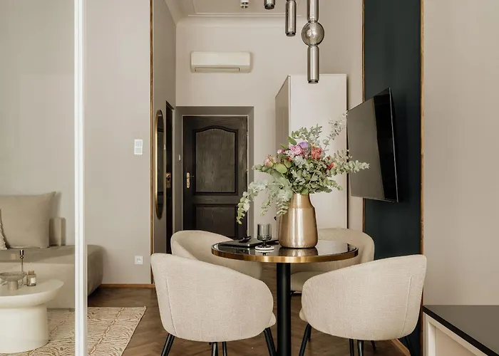 Flo Boutique - Loftaffair Collection מלון דירות קרקוב